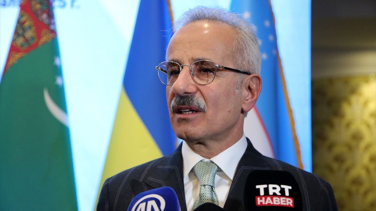 Ulaştırma Bakanı Uraloğlu'ndan Zengezur Koridoru Açıklaması