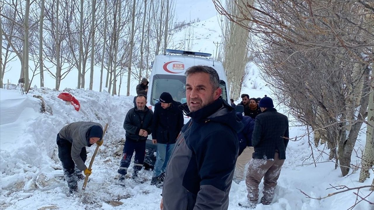 Van'da Karla Mücadele Ekiplerinden Yoğun Çaba: Hastaya Ulaşım Sağlandı