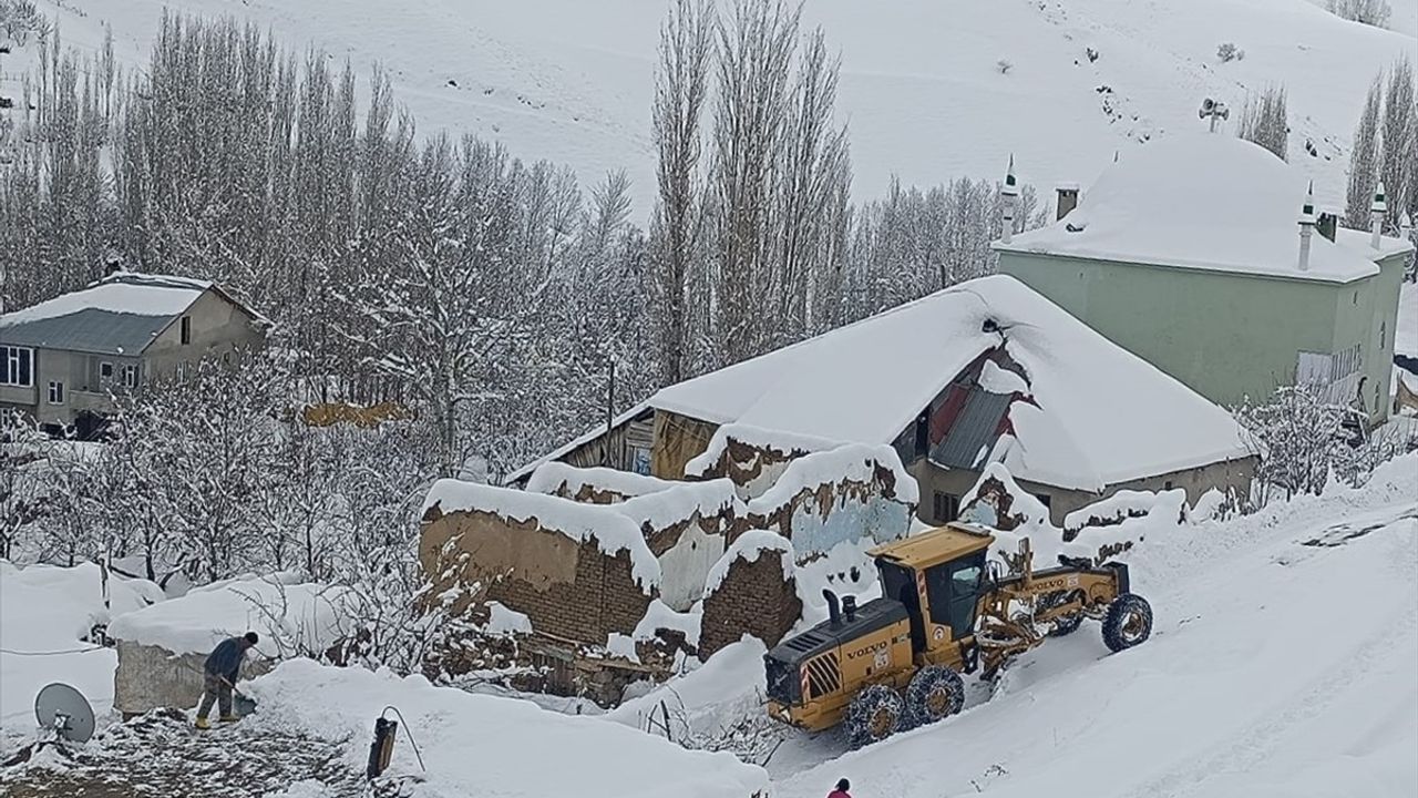 Van, Hakkari, Muş ve Bitlis'te 210 Yerleşim Yerine Ulaşım Kapandı