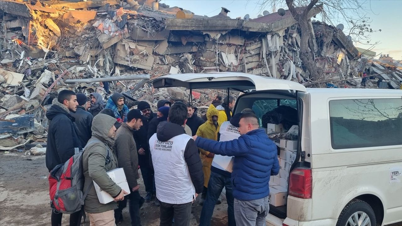 Yeryüzü Doktorları, Hatay'daki Depremzedelere Gıda Desteği Sağladı