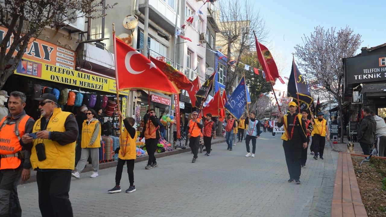 57. Alay Yürüyüşü Gelibolu'da Coşkuyla Karşılandı