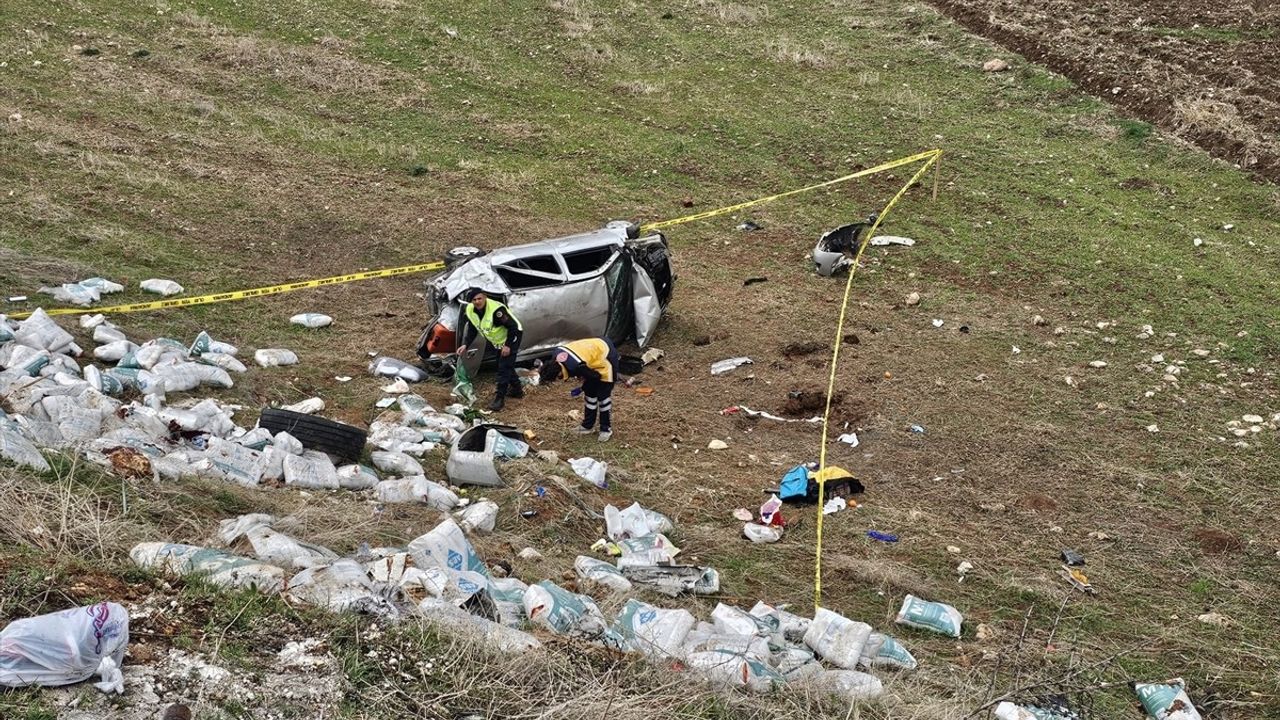 Adıyaman'da Otomobil Devrildi: 5 Yaralı