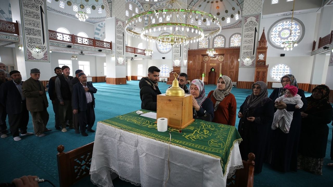 Adıyaman'da Ramazan Coşkusu: Sakal-ı Şerif Ziyarete Açıldı