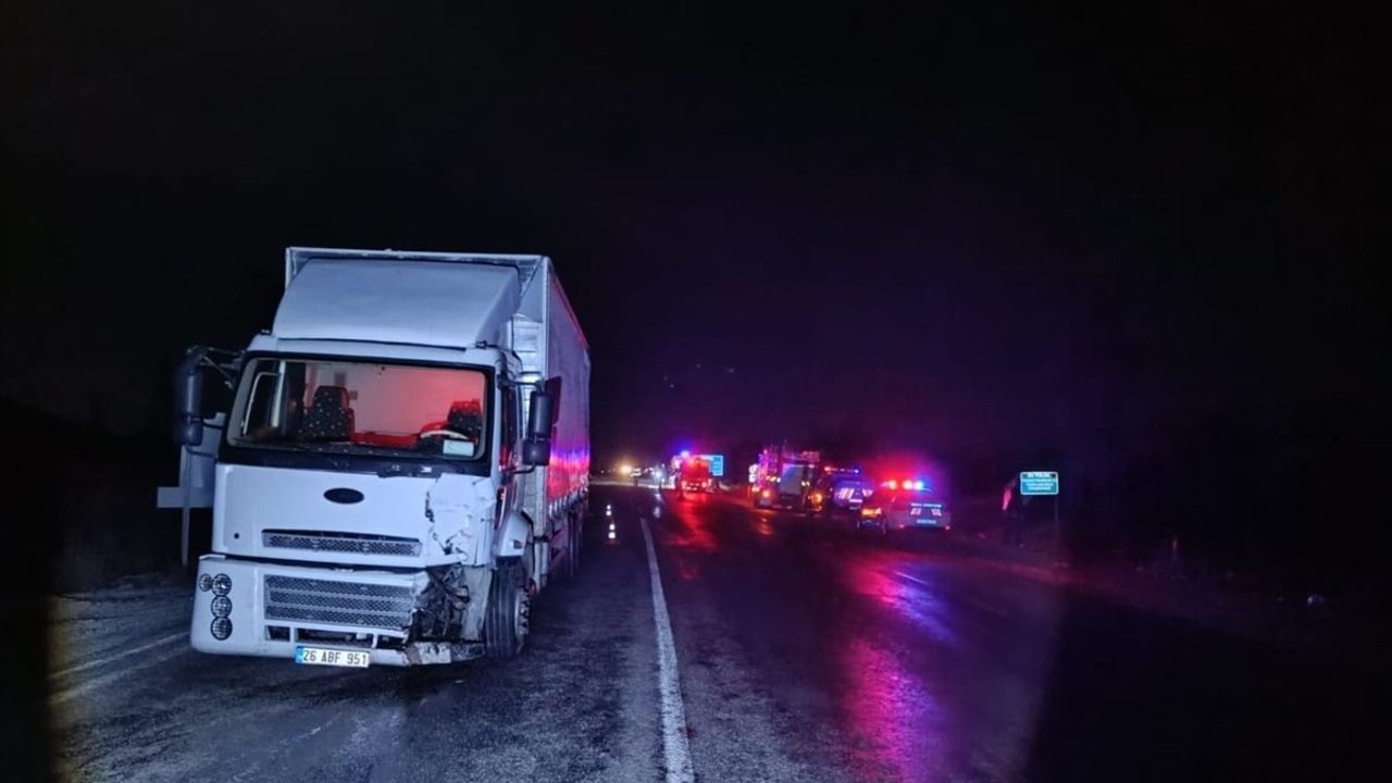 Afyonkarahisar'da Trafik Kazası: Bir Kişi Hayatını Kaybetti