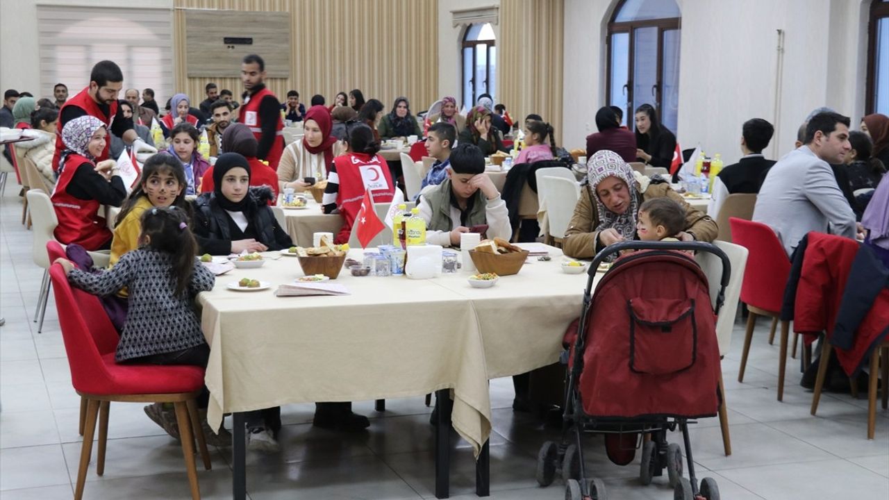 Ağrı'da Yetim Çocuklara İftar Programı