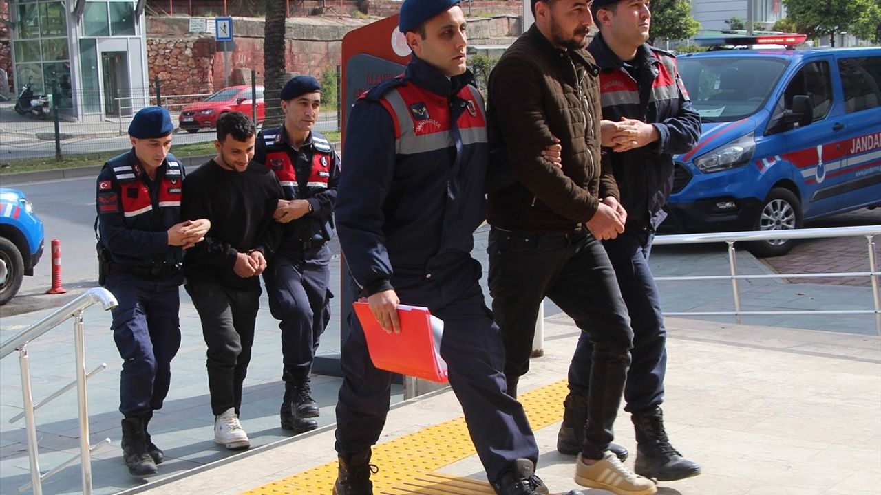 Alanya'da Otomobile Asit Dökme Olayı: İki Şüpheli Tutuklandı