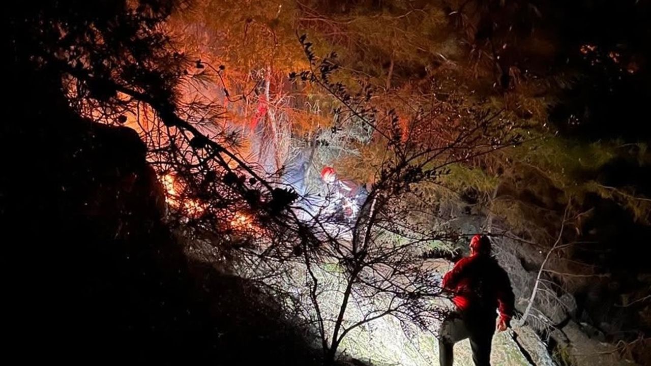 Alanya Kalesi'nde Mahsur Kalan İki Kişi Kurtarıldı