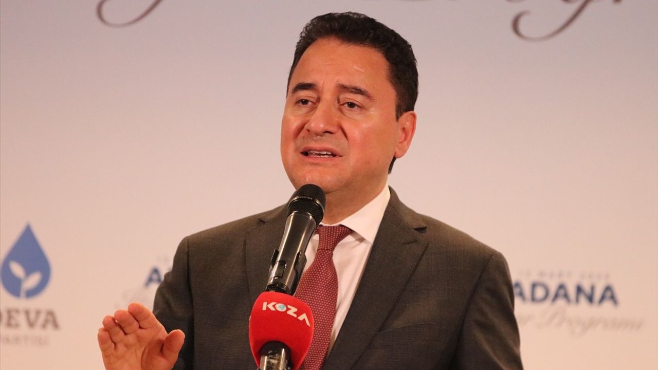 Ali Babacan Adana'da İftar Programına Katıldı