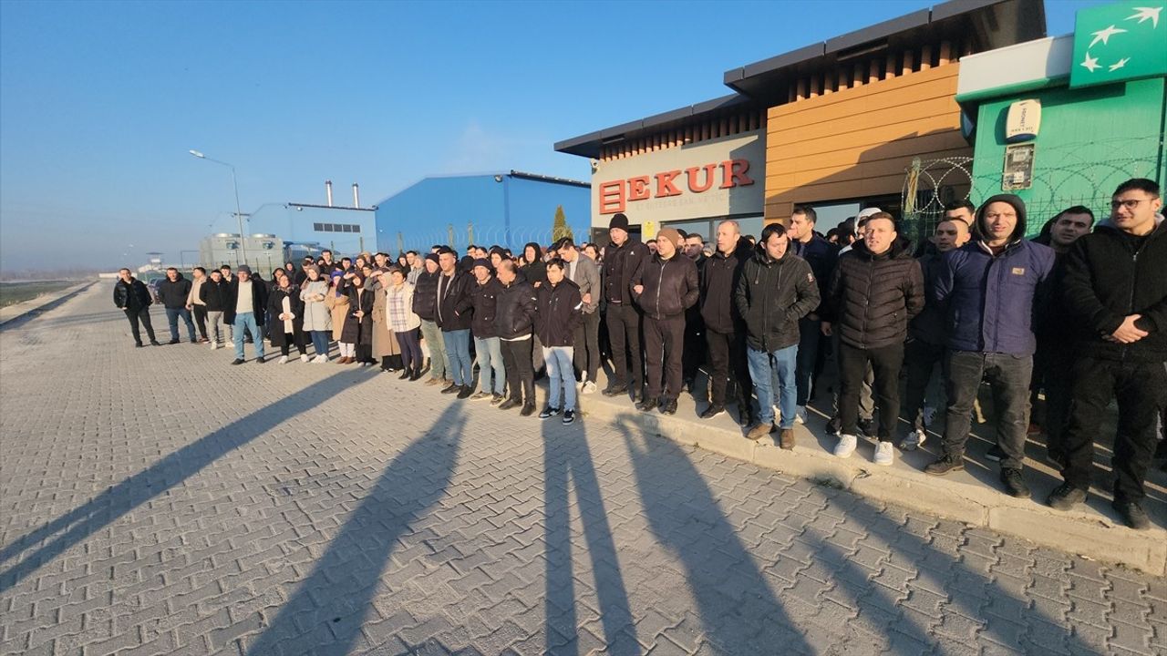 Amasya'da Fabrika İşçileri Toplu İş Sözleşmesi İçin Eylem Yaptı