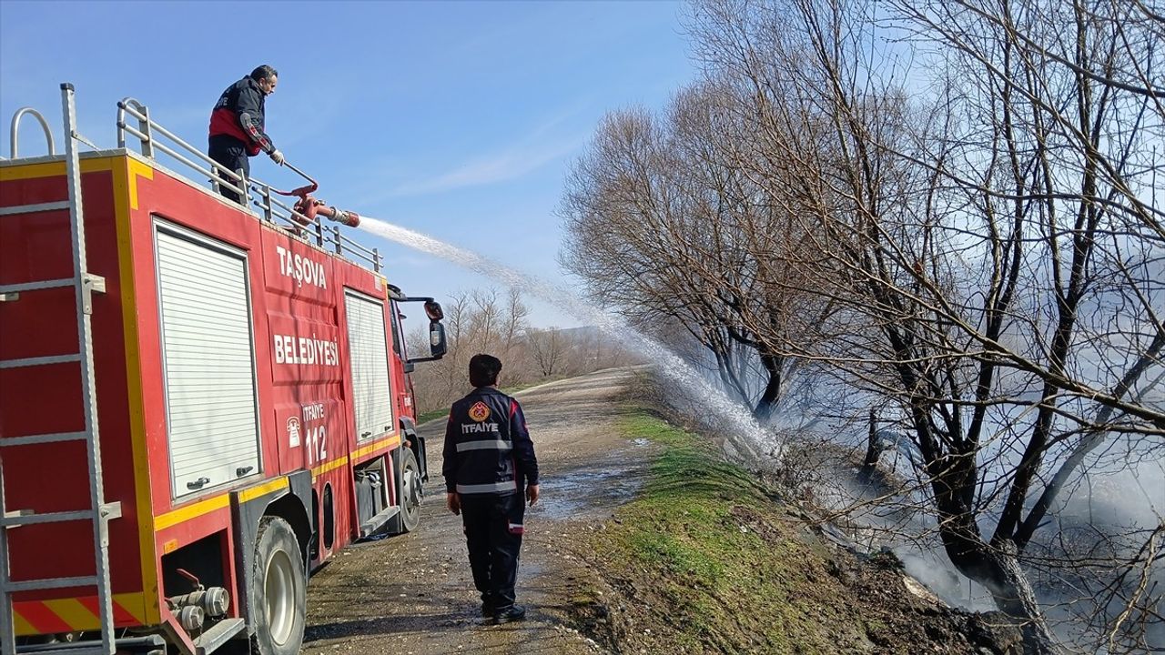 Amasya Taşova'daki Yangın Kontrol Altına Alındı