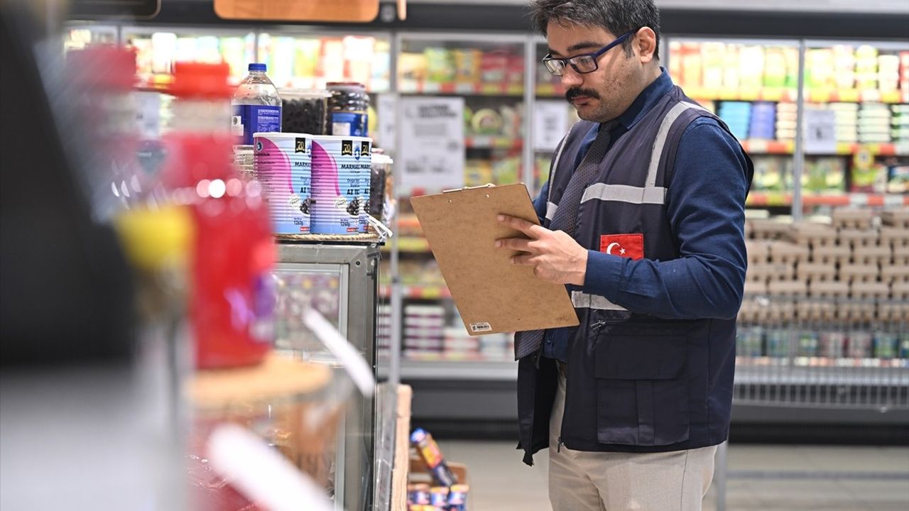 Antalya'da Bayram Öncesi Market Denetimleri