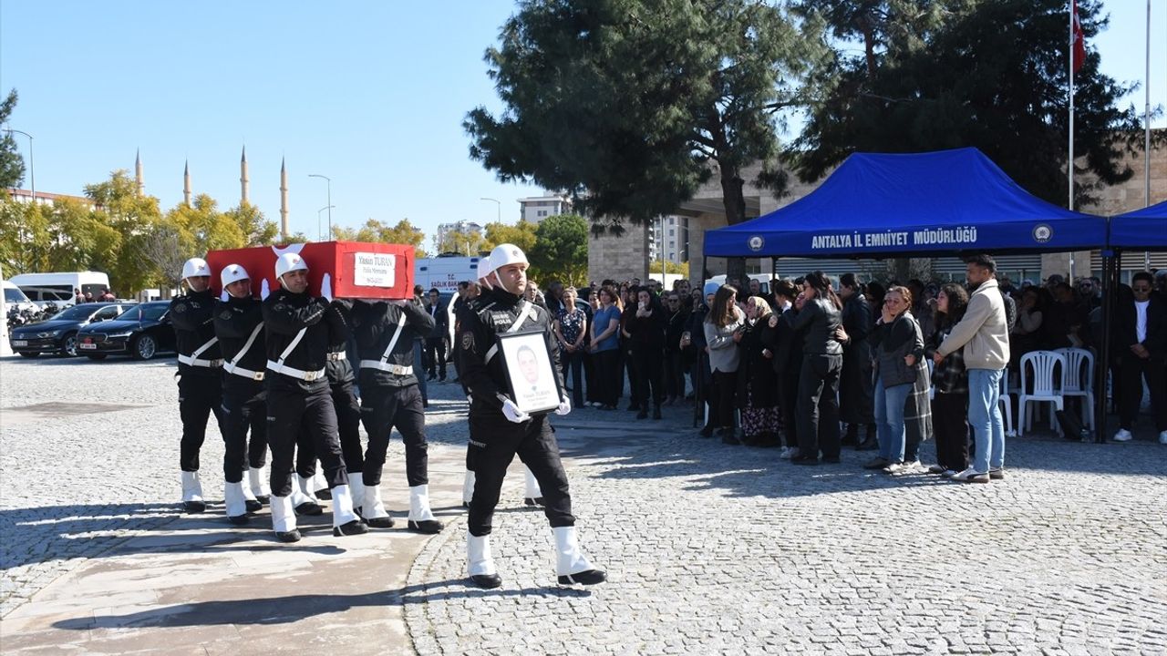 Antalya'da Kazada Hayatını Kaybeden Polis Memuru İçin Tören Düzenlendi