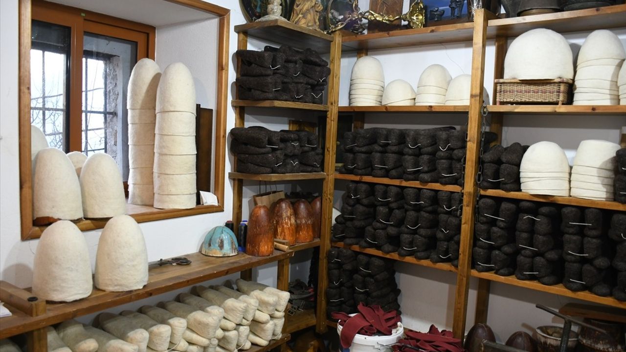 Arnavutluk'un Tarihi Akçahisar Çarşısı ve Geleneksel El Sanatları