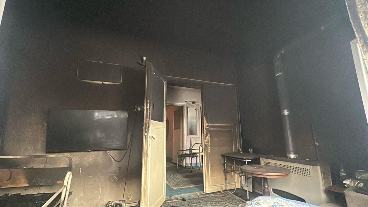 Bağcılar'da Yangın Faciası: Yaşlı Adam Hayatını Kaybetti