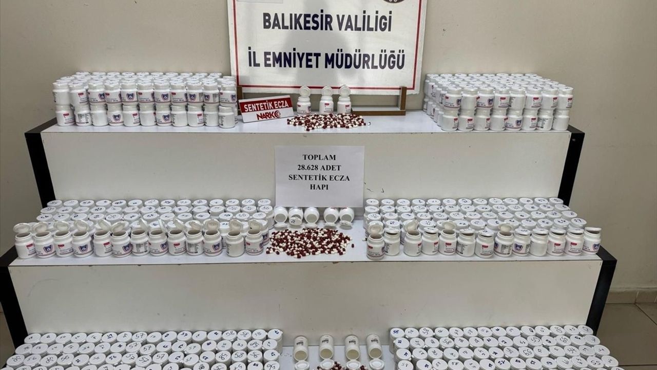 Balıkesir'de 28 Bin Sentetik Ecza Hap Ele Geçirildi