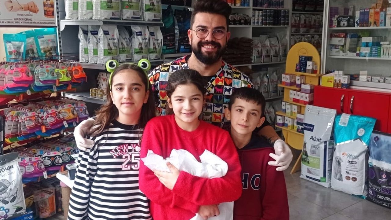 Balıkesir'de Çocukların Kahramanlığı: Donmuş Köpek Yavrusunu Hayata Döndürdüler