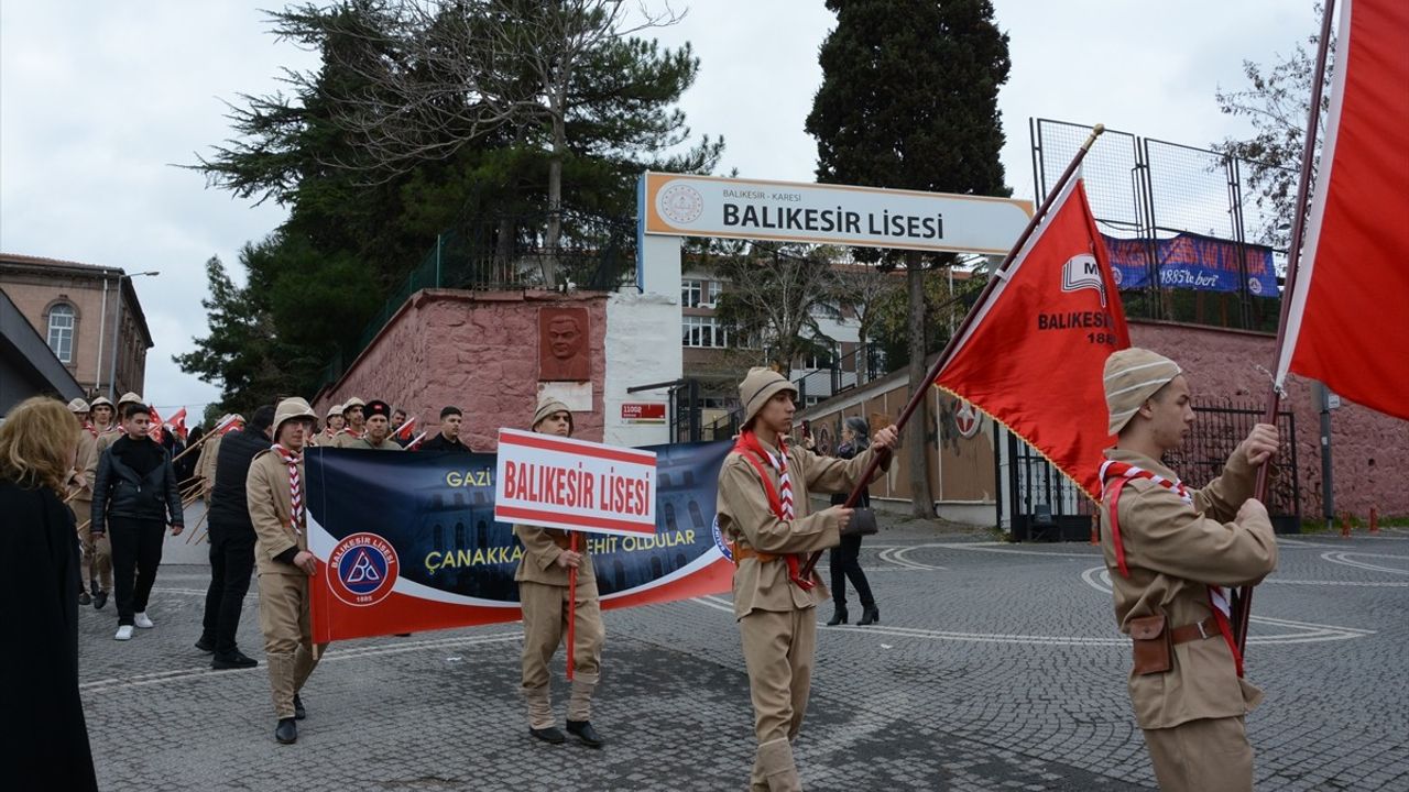 Balıkesir Lisesi Şehit İzcilere Saygı Duruşunda Bulundu