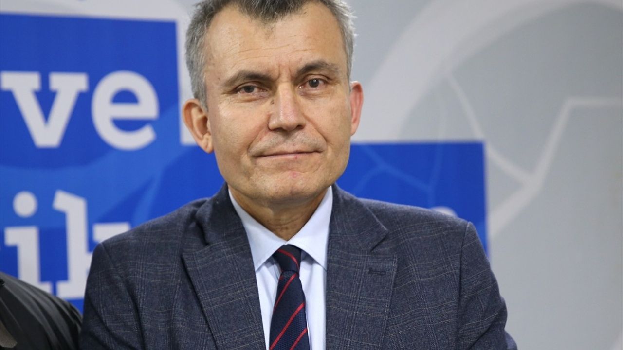 Basit Yöntemlerle Az Katlı Evlerin Depreme Dayanıklı Hale Getirileceği Vurgulandı