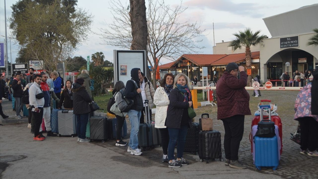 Bayramda Ayvalık'tan Midilli'ye Geçişlerde Yoğunluk
