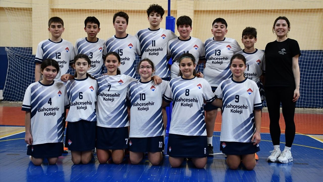 Bilecik'te Gençler-Yıldızlar Korfbol Karma Grup Müsabakaları Başladı