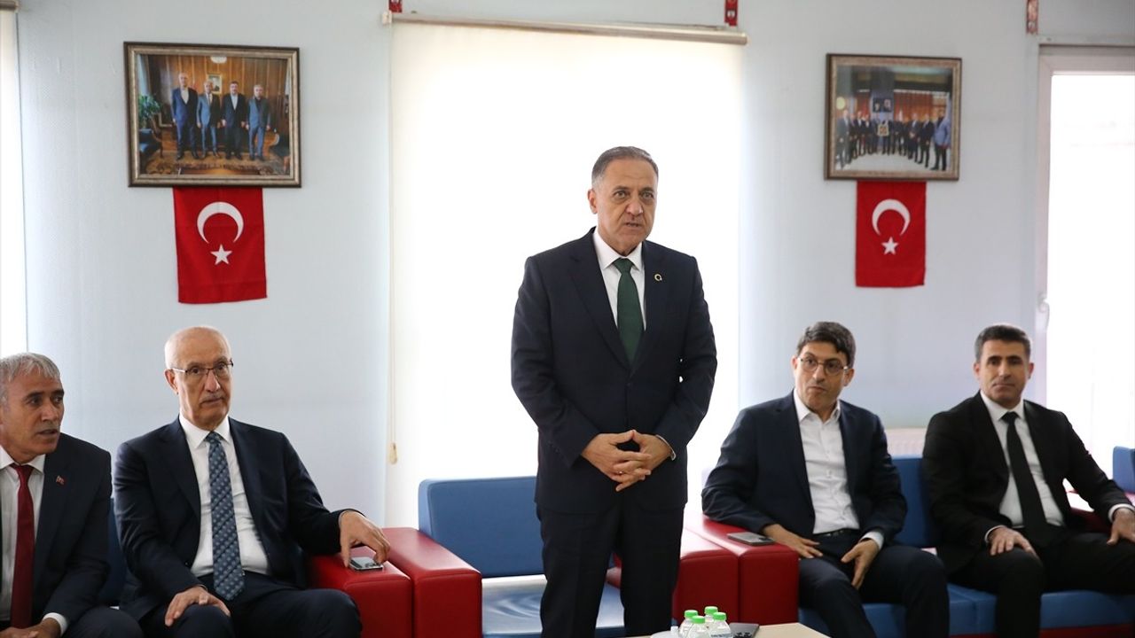 Bingöl ve Siirt'te Ramazan Bayramı Coşkusu