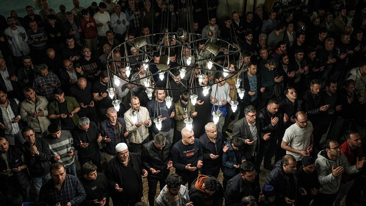 Bursa ve Çevresindeki İllerde Kadir Gecesi Coşkuyla Kutlandı
