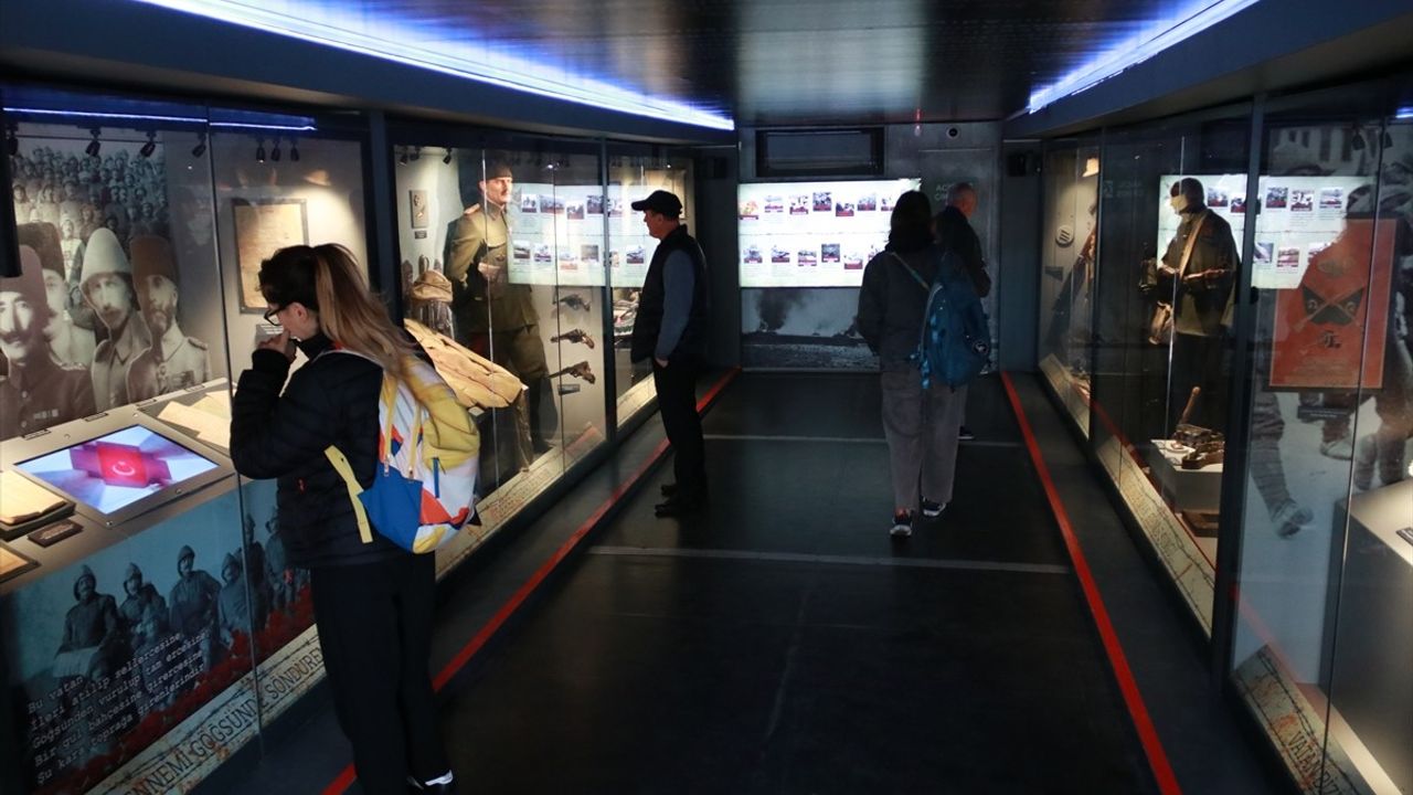 Çanakkale Savaşları Mobil Müzesi Tiran'da Açıldı