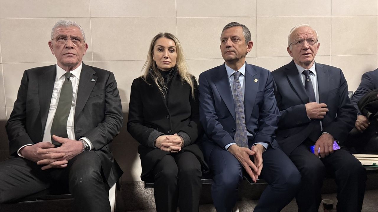 CHP ve İYİ Parti Liderlerinden İstanbul Adalet Sarayı'nda Önemli Açıklamalar