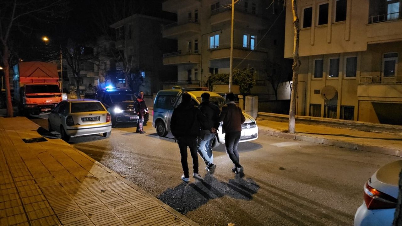 Çorum'da Dur İhtarı Sonrası Kovalama: İki Şüpheli Yakalandı