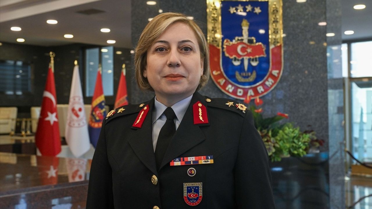 Cumhuriyet'in İlk Kadın Generali Özlem Yılmaz'dan Kadın İstihdamına Önem Vurgusu