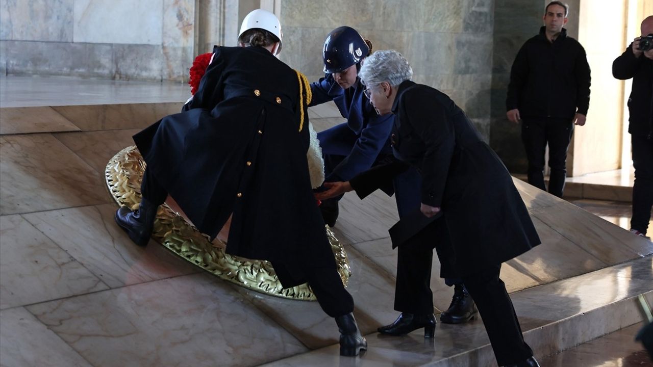Demet Güler, Anıtkabir'de Kadınların Onuruna Ziyaret Gerçekleştirdi