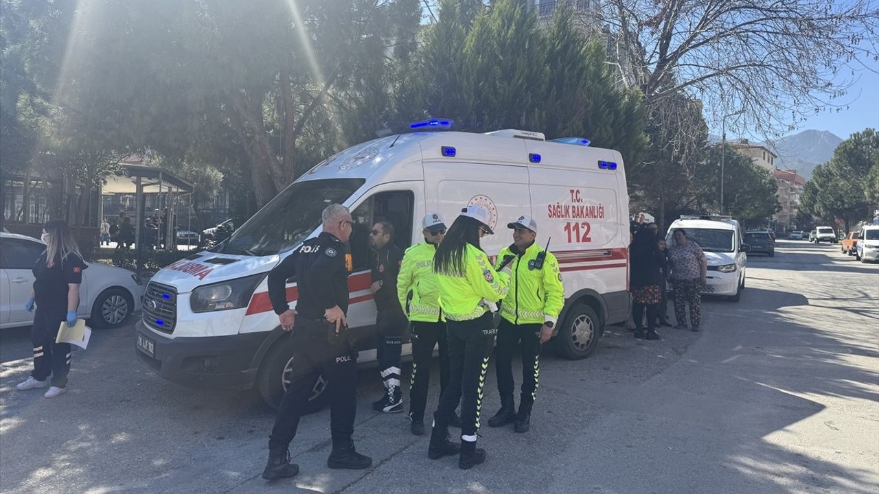 Denizli'de Ev Yangını: Anne ve Oğlu Dumandan Etkilendi