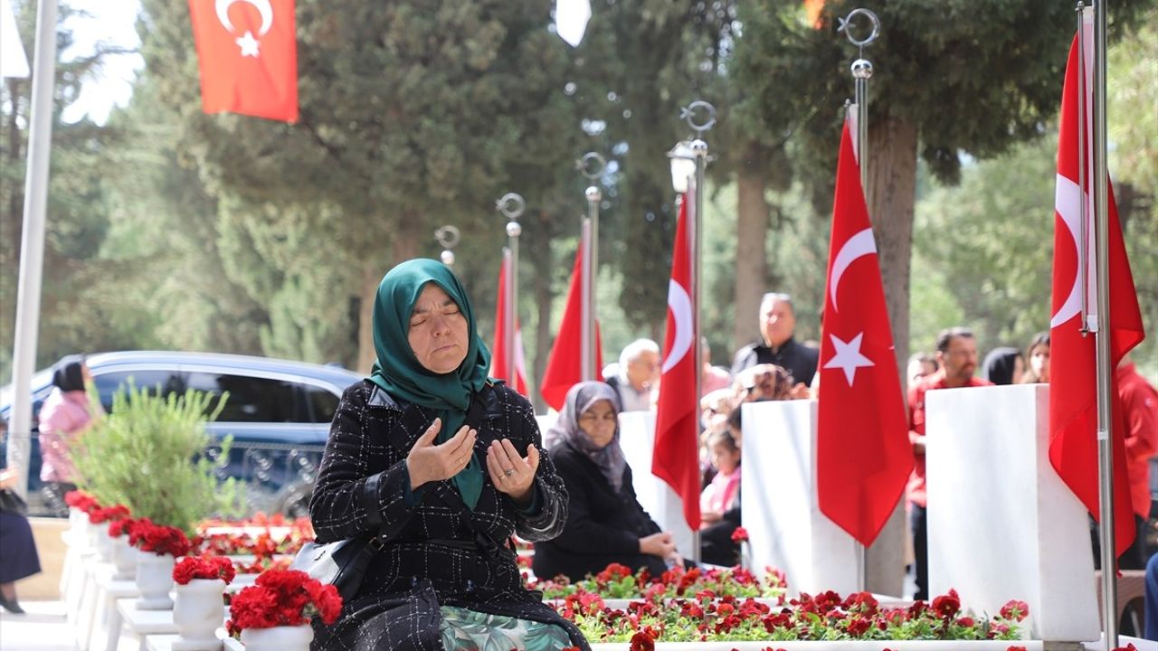 Denizli'de Şehitlik Ziyareti ve Bayramlaşma Etkinliği