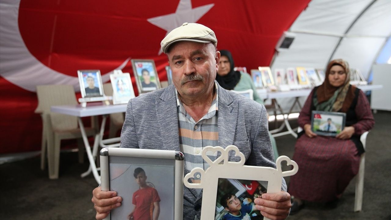 Diyarbakır Anneleri Ramazan Bayramı'nda Evlat Nöbetine Devam Ediyor