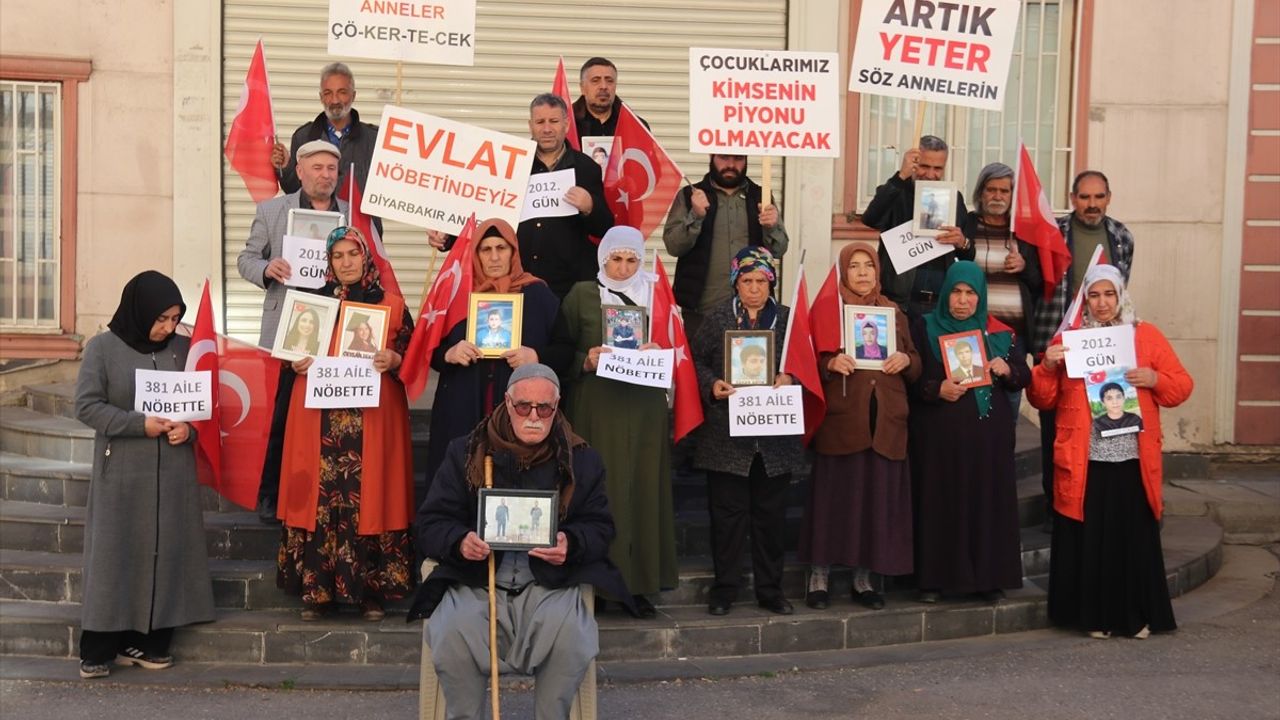 Diyarbakır Annelerine Yeni Destek: Aileler Evlat Nöbetinde Birleşiyor