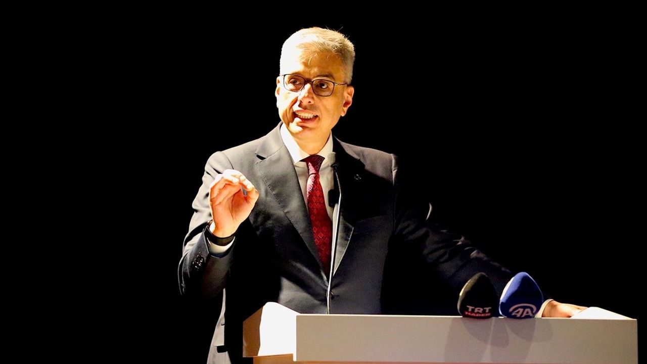 Diyarbakır'da gençlere çağrı: Medeniyetin değerlerini öğrenin