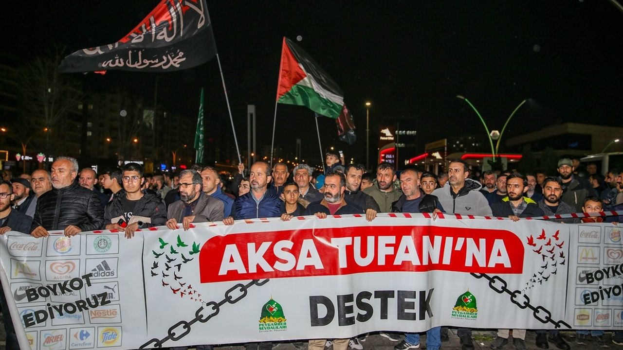 Diyarbakır'da İsrail'in Gazze'ye Saldırılarına Protesto