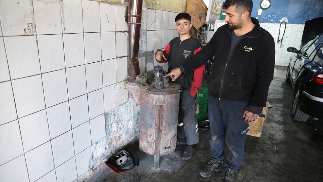 Diyarbakır'daki Oto Elektrik Dükkanında Sobada Patlama