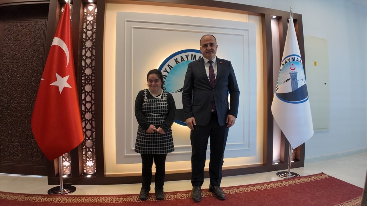 Down Sendromlu Kısmet, Şenkaya Kaymakamlığı'nda Çalışmaya Başladı