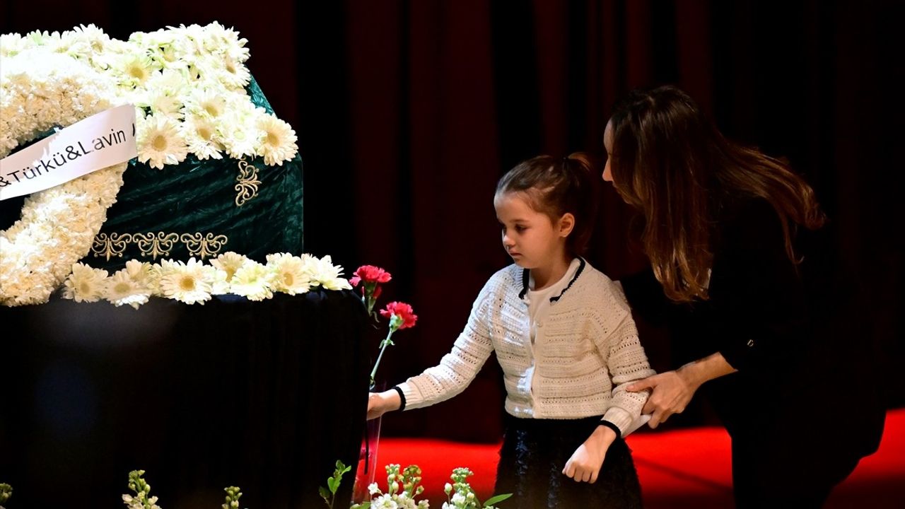 Edip Akbayram Anısına Tören Düzenlendi