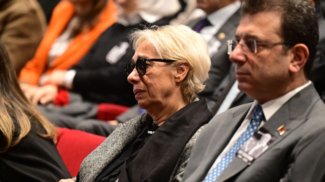 Edip Akbayram Son Yolculuğuna Uğurlandı