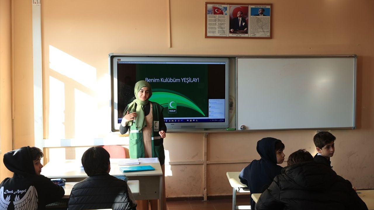 Edirne'de Yeşilay Haftası Etkinlikleri Düzenlendi