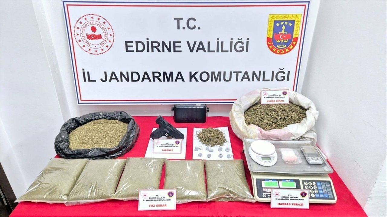 Edirne'deki Uyuşturucu Operasyonu: İki Şüpheli Tutuklandı