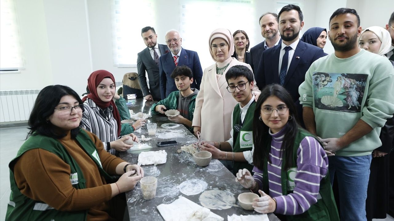 Emine Erdoğan'dan Kayseri Yeşilay Rehabilitasyon Merkezi Açılışında Bağımlılık Mücadelesi Vurgusu