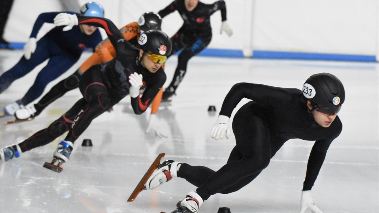 Erzurum'da Short Track Türkiye Şampiyonası Heyecanı