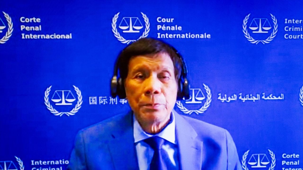 Eski Filipinler Devlet Başkanı Duterte, UCM'de İlk Duruşmasına Çıktı