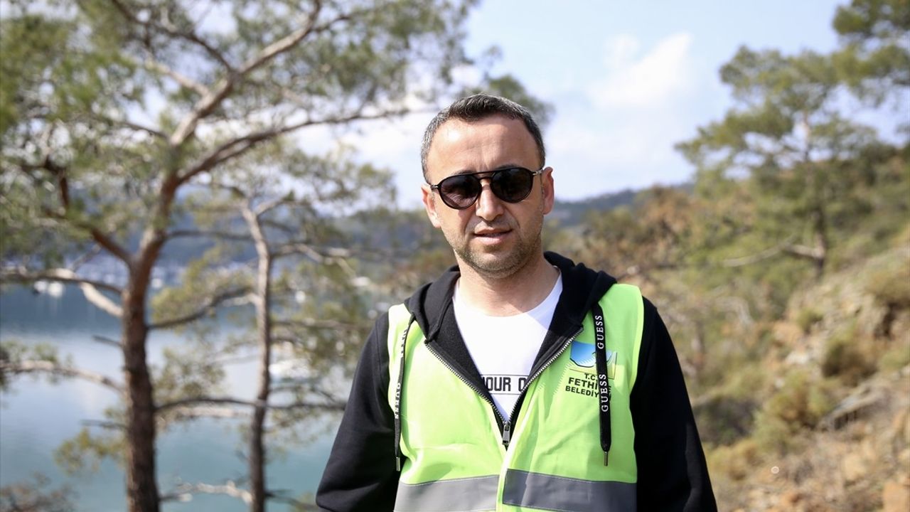 Fethiye'de Gönüllülerle Çevre Temizliği Etkinliği