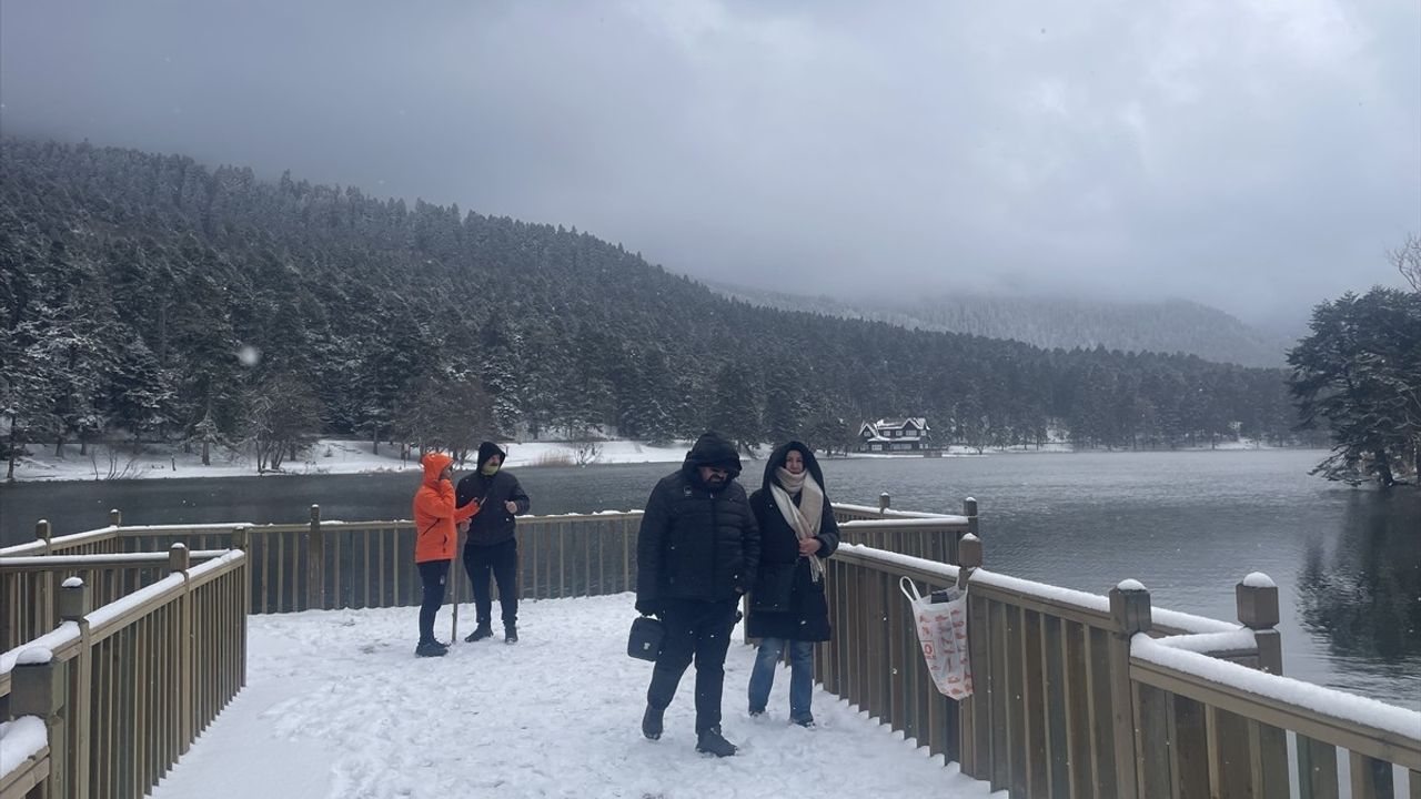 Gölcük Tabiat Parkı Mart Ayında Beyaz Bir Örtüyle Kaplandı