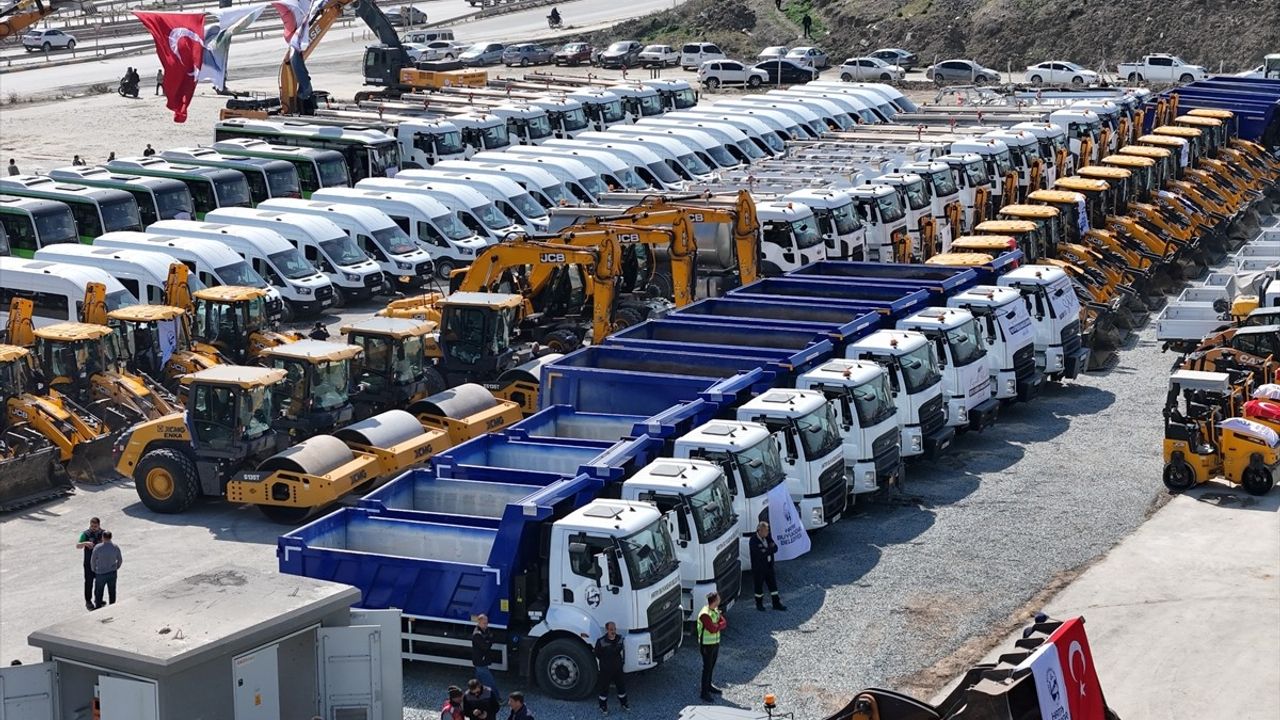 Hatay Büyükşehir Belediyesi 1000 Araçlık Filoyu Tanıttı