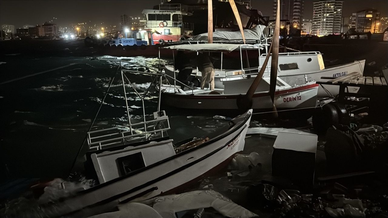 Hatay'da Fırtına Hayatı Olumsuz Etkiledi